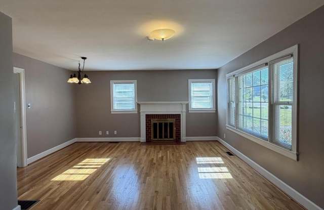 206 Cardinal Avenue Gallery 2