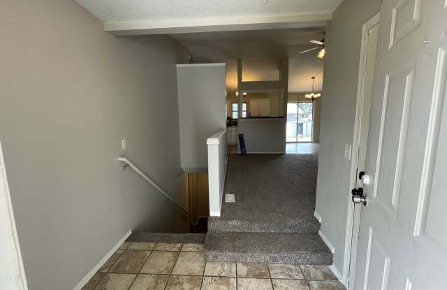 Prime spot, tons of space! Gallery 3
