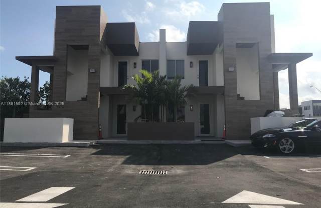 808 E 32nd St - 808 East 32nd Street, Hialeah, FL 33013 808 E 32nd St - 808 East 32nd Street, Hialeah, FL 33013