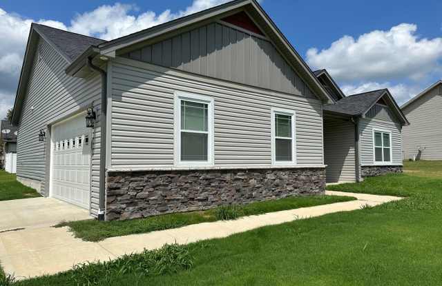 Beautiful newer 3 bedroom 2 bath home in Still Creek crossing photos photos