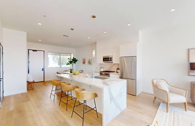 957 Figueroa Terrace - 957 Figueroa Terrace, Los Angeles, CA 90012