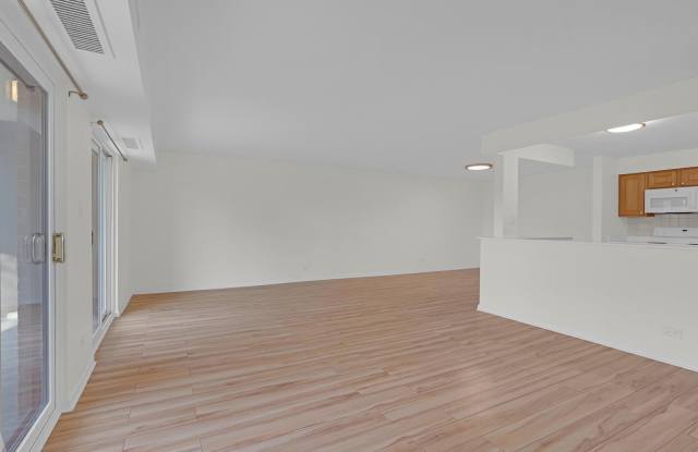 1415 E Central Road Gallery 4