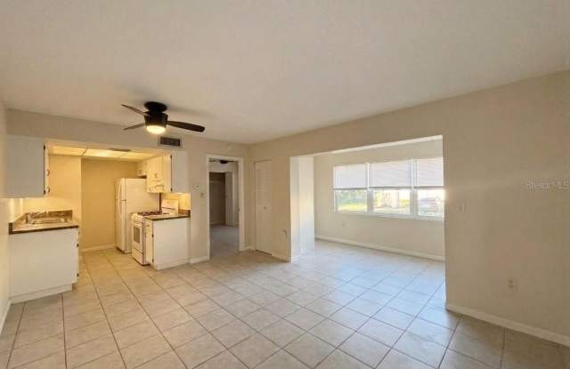 1103 CYPRESS GARDENS Boulevard Gallery 3