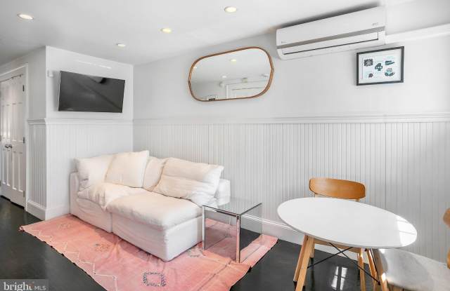 1832 CORCORAN Street NW Gallery 3