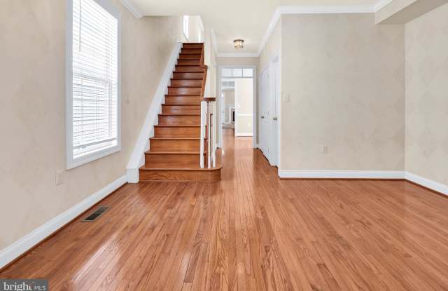 208 PERSHING AVENUE NW Gallery 4