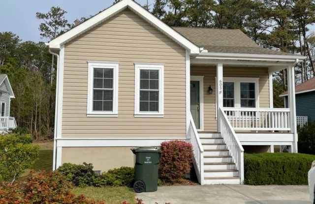Charming 3 Bedroom, 2 Bath Home in the Heart of Manteo! photos photos