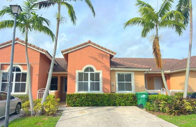 10913 SW 236th Ter - 10913 Southwest 236th Terrace, Princeton, FL 33032