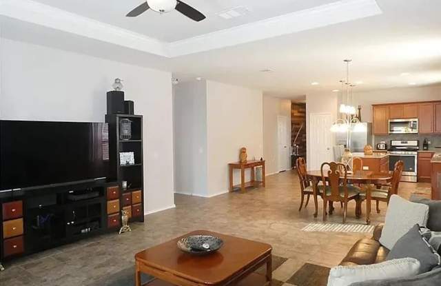 Room in 3 Bedroom Home in Austin Gallery 1