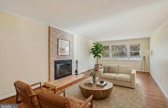9405 CORSICA Drive Gallery 3