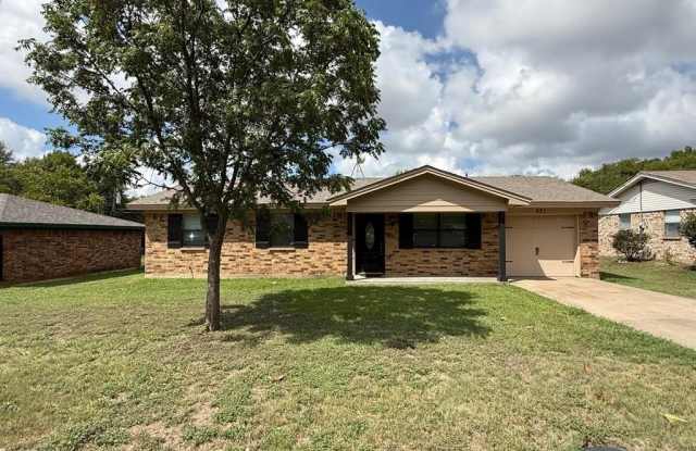 231 Redbud Street photos photos