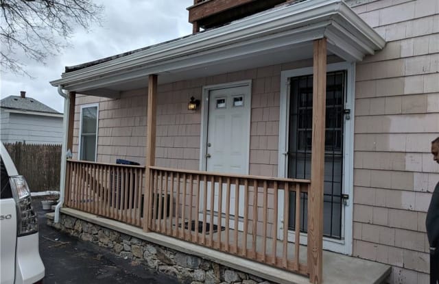 15 Main Road - 15 Main Road, Tiverton, RI 02878