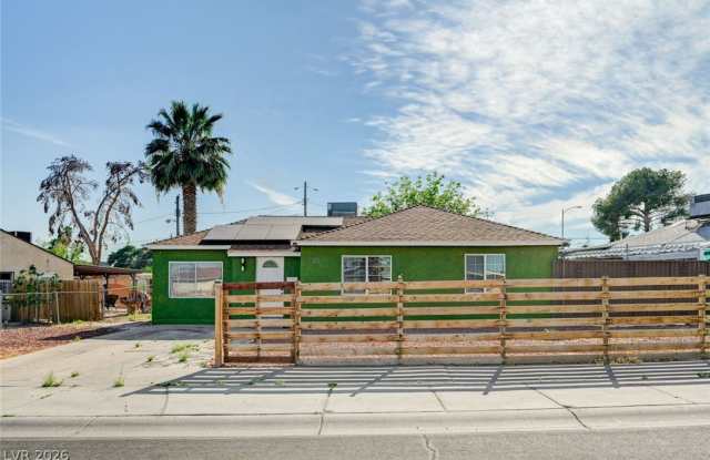 1720 E Carson Avenue Gallery 1