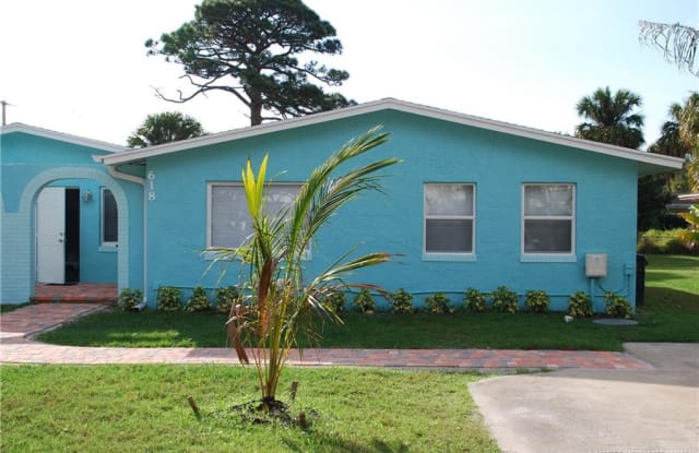 618 SE Ocean Avenue - 618 Southeast Ocean Avenue, Stuart, FL 34996