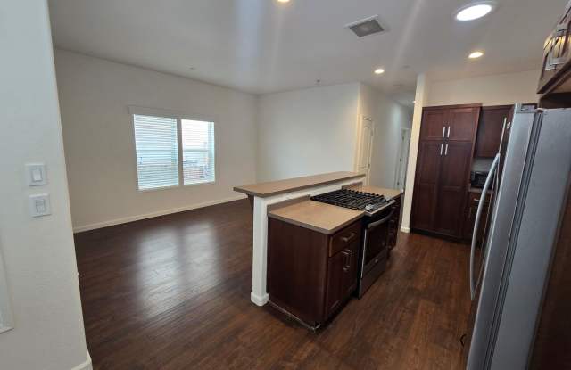 3 Bedroom 2 Bath Home: Gallery 3