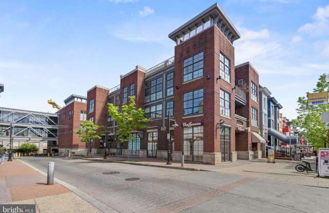 2328 CHAMPLAIN Street NW Gallery 3