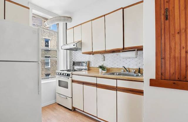 712 45th St photos photos