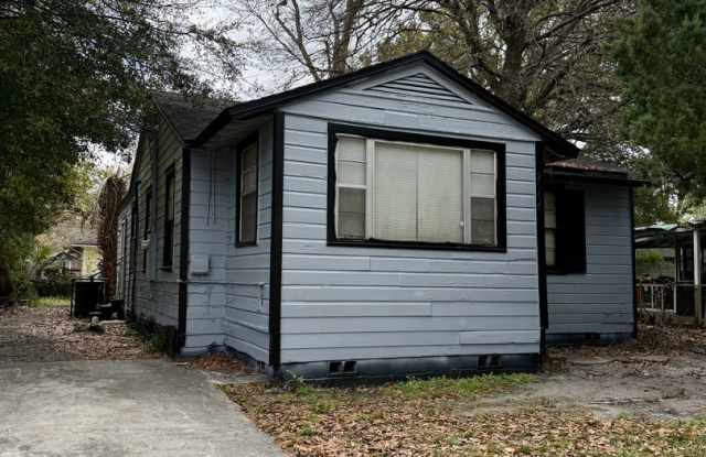 Large Single Family House for Rent. - 2064 West 18th Street, Jacksonville, FL 32209