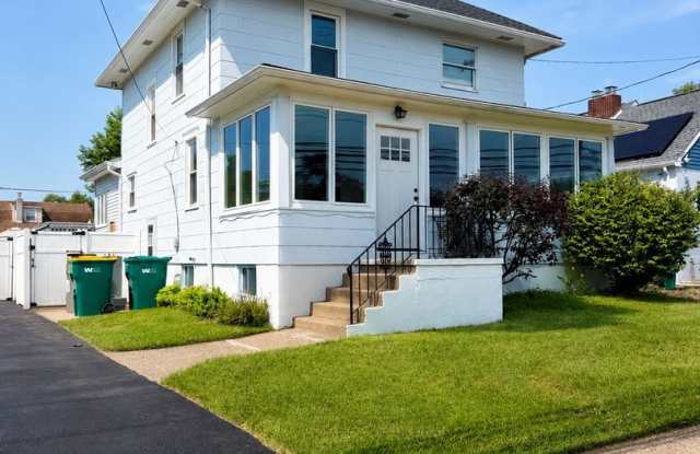 For Rent | Updated 4 Bedroom, 2 Bathroom Home in Langhorne, PA (Neshaminy Schools) photos photos