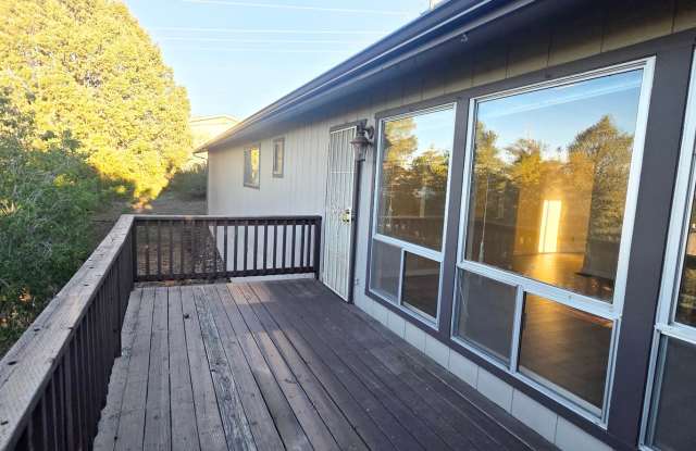 Home with Views, Garage and a Flexible Living Space Gallery 3