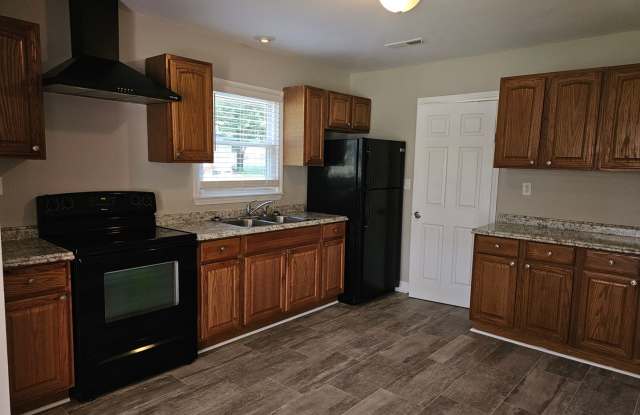 New to Rental Market- Brick Ranch Home with 3 Bedrooms! Gallery 4