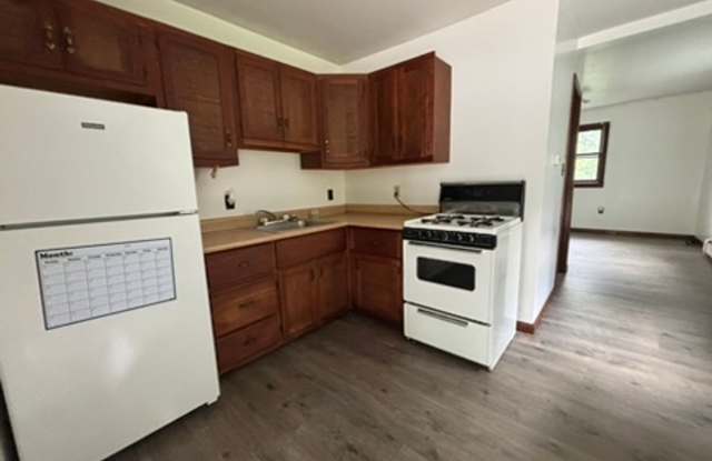 Studio Apartment | 1 Bed | 1 Bath - Great Value Gallery 3