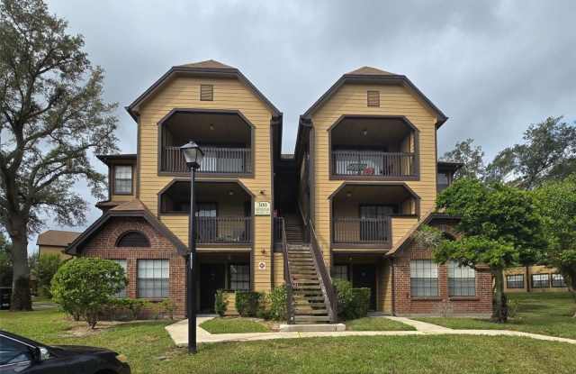 300 LAKEPOINTE DRIVE photos photos