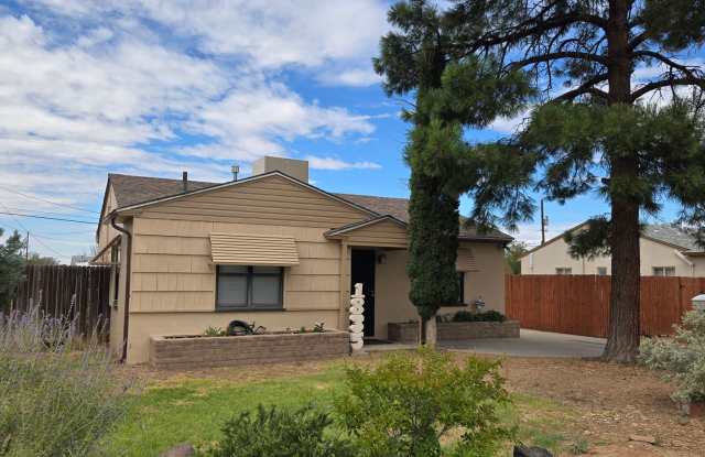 Beautifully cared for 2 bed 1 bath home located in NE Heights in Albuquerque. photos photos Beautifully cared for 2 bed 1 bath home located in NE Heights in Albuquerque. photos photos