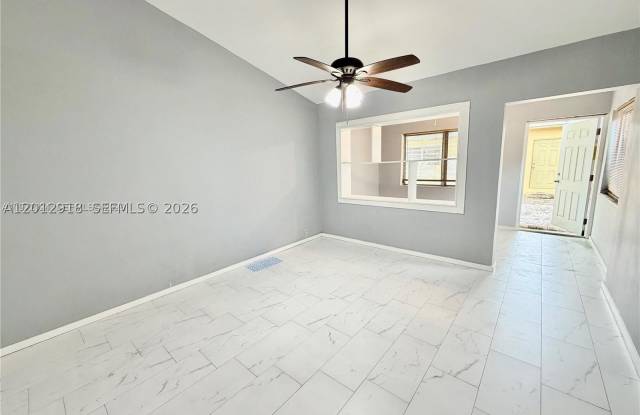 836 NW 12th Ter Gallery 2