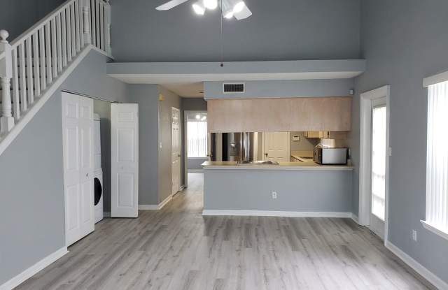 3 bedroom townhome for rent in NE Tallahassee, wood floors, fenced yard available early July 2026 for $1850 per month photos photos