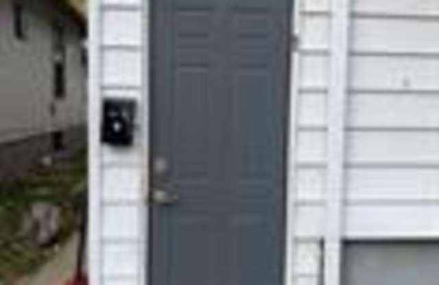918 South 3rd Street - ½ photos photos