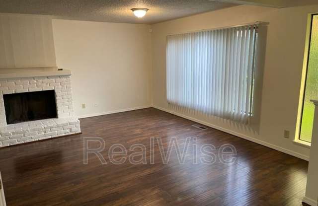 4282 Meadowbrook Court NE Gallery 1