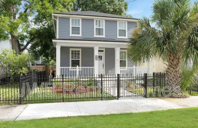 32 10th St E photos photos