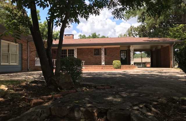 410 Dodson Street Gallery 4