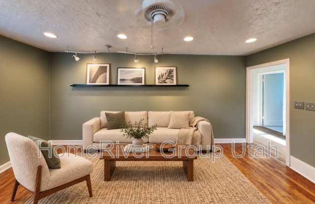 1041 W Rambler Dr Gallery 2