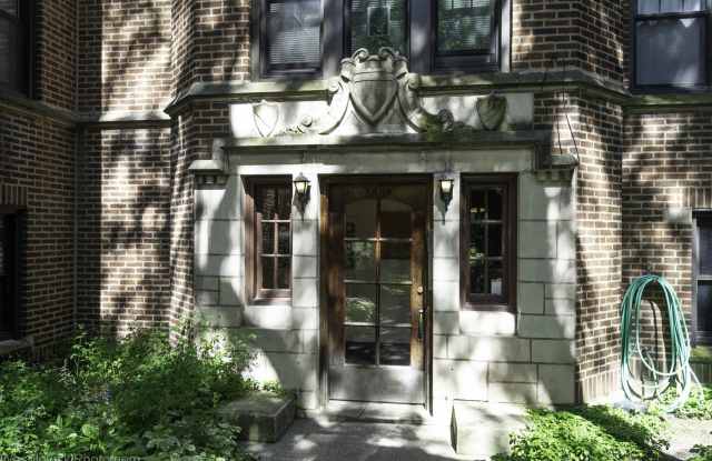 5459 S Ingleside Avenue Gallery 3