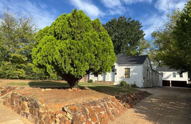 611 Lindsey Lane Gallery 4