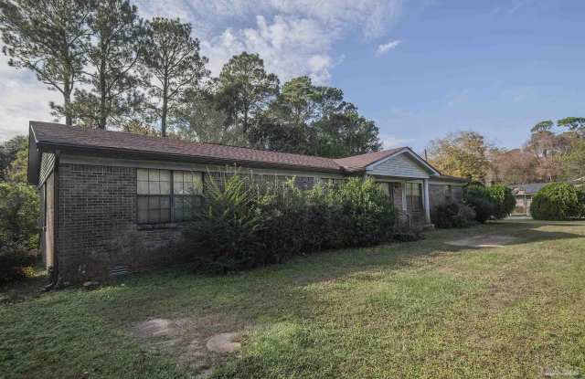496 Lownde - 496 Lownde Avenue, Warrington, FL 32507