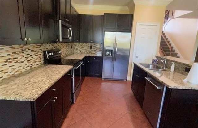 2427 Ashbury Circle Gallery 3