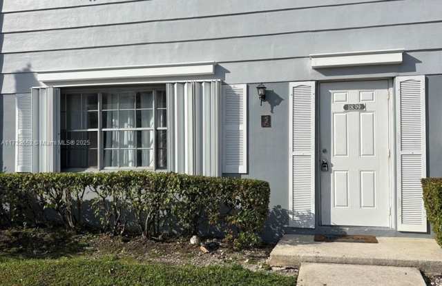 1839 SW 81st Ave photos photos