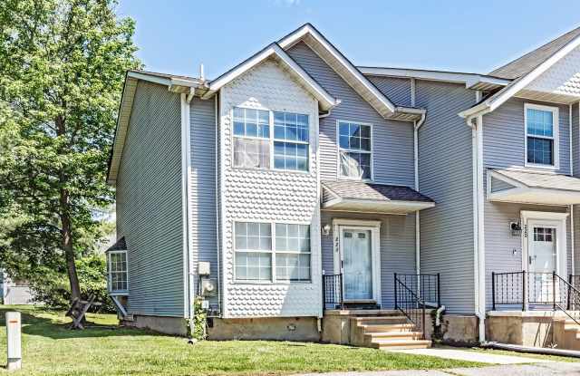 2 bedroom, 2.5 bath end unit townhome in Newark photos photos