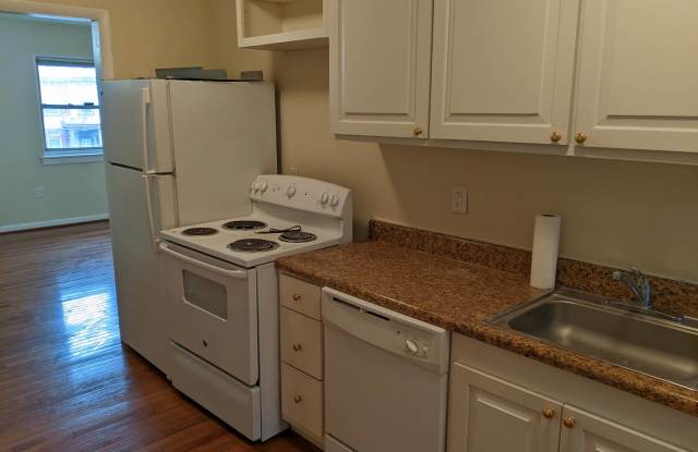 1421 West Clay Street - 4 photos photos
