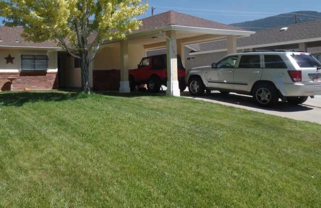 3 bed - 2 bath Single Story Pet Friendly - Heart of Cedar City! - 563 South 225 West, Cedar City, UT 84720