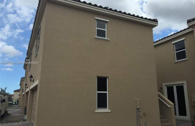 17103 SW 96th St photos photos