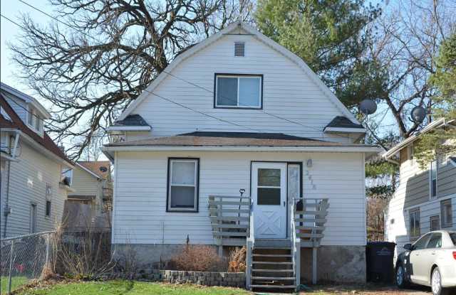 Charming 3-Bedroom Home with Spacious Yard Patio photos photos Charming 3-Bedroom Home with Spacious Yard Patio photos photos