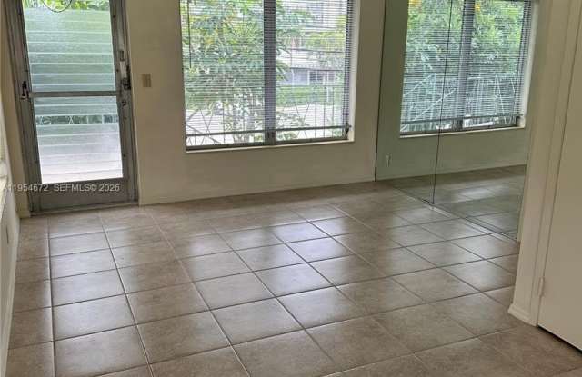 2301 NE 2nd St photos photos