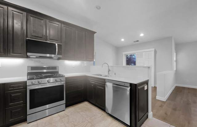 2060 Barbados Cove Gallery 2