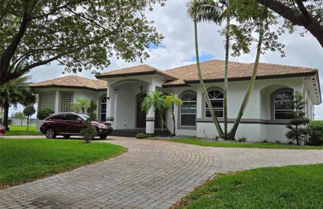 15342 SW 17th St. photos photos
