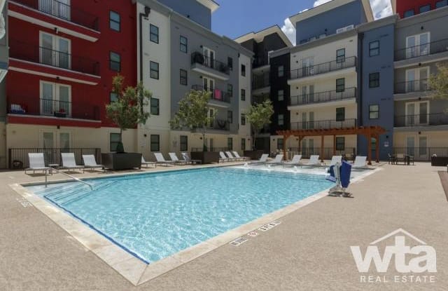 417 N COMANCHE ST - 417 North Comanche Street, San Marcos, TX 78666