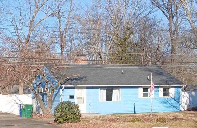 12 Kelsey Place - 12 Kelsey Place, Bloomfield, CT 06002