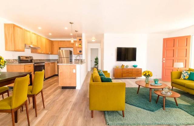 Elegantly Upgraded 2 Bed/1 Bath Condo in UTC with Private Patio/Washer  Dryer! Reduced Deposit $1500! photos photos